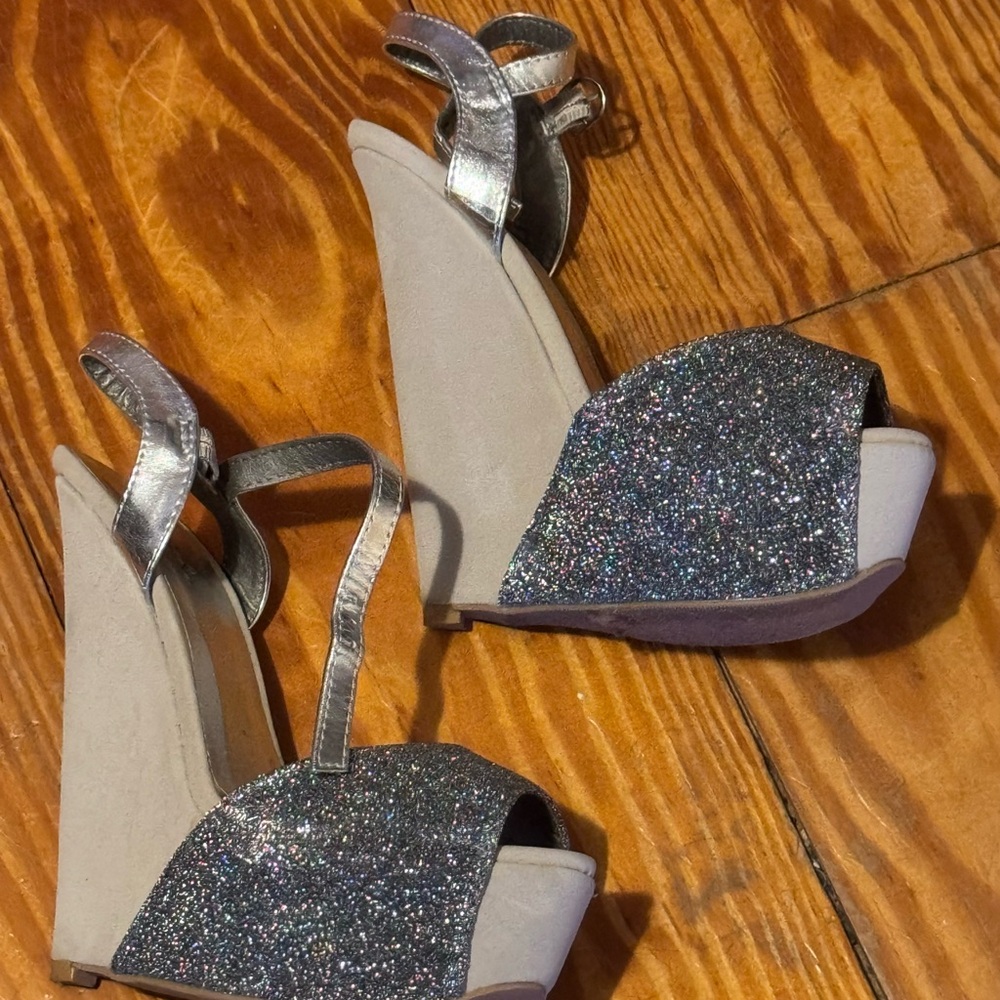 Qupid Silver Glitter Wedge Sandals